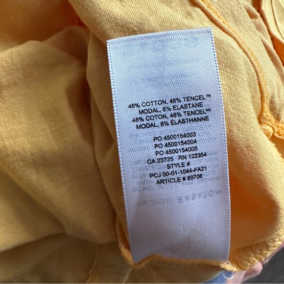 1X Aritzia BABATON V Neck Tee Shirt, Like New - Picture 6 of 6